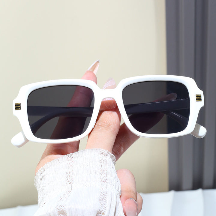 Dame trendy firkantet solbrille med strukturert ramme Luvikno