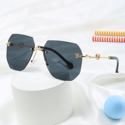 Dame stilige oversized solbriller med fasettert ramme Luvikno