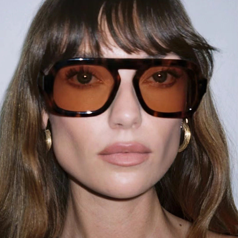 Dame moderne oversized solbriller i kantet design Luvikno