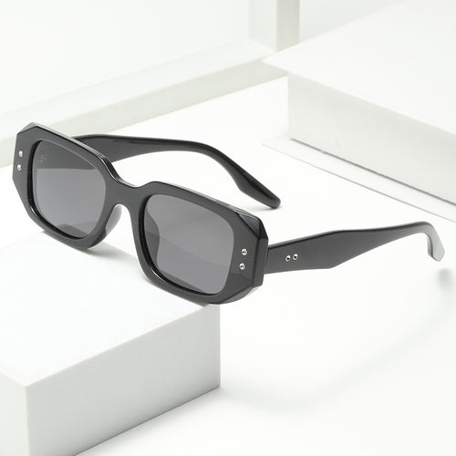 Dame moteriktig oversized solbrille med stilig ramme og UV-beskyttelse Luvikno