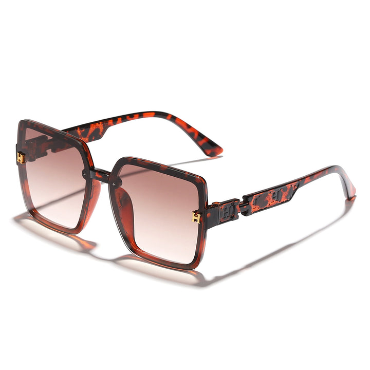 Dame oversized moteriktig solbrille med elegant fargeovergang Luvikno