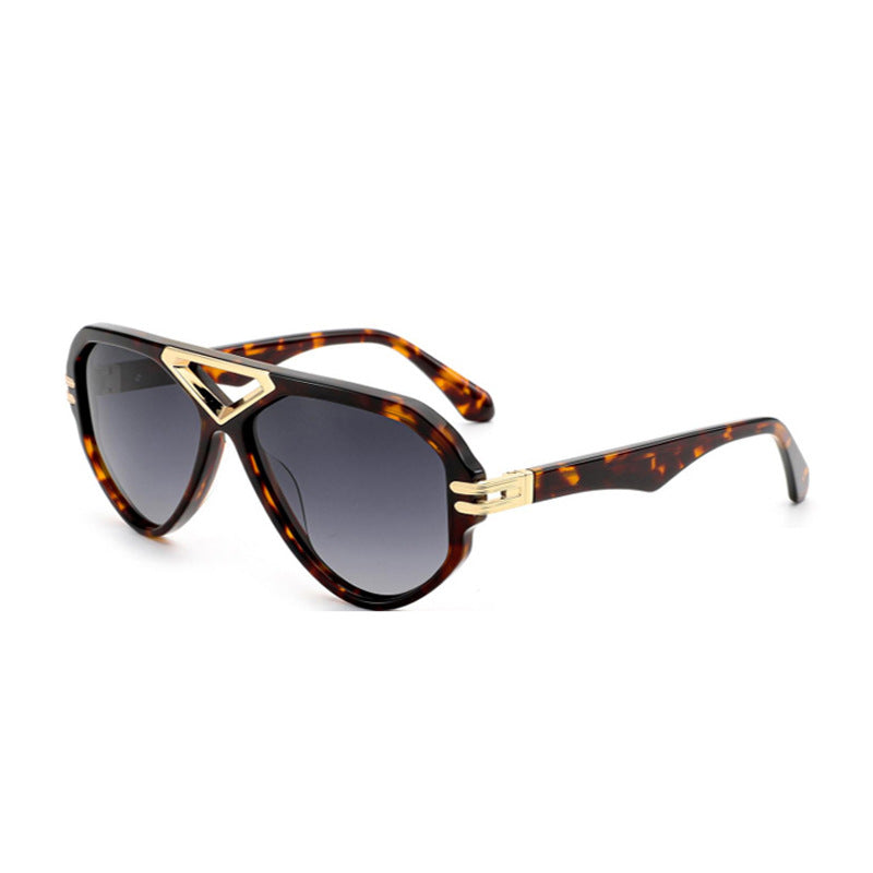 Damer elegant solbrille med markant ramme Luvikno