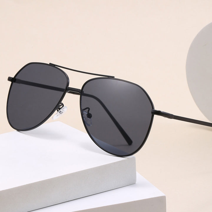 Dame trendy aviator solbriller med subtil fargegradient Luvikno