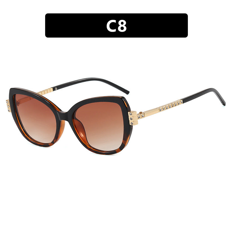 Dame oversized solbrille med beskyttende UV-filter og elegante aksenter Luvikno
