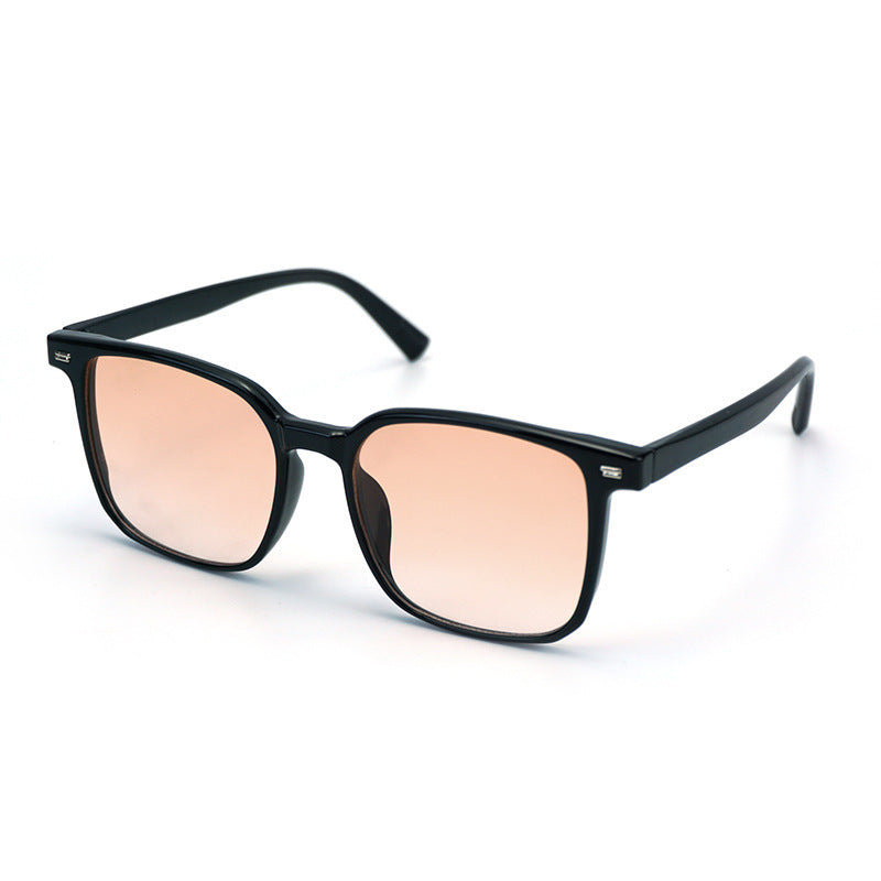 Dame Kvadratisk Solbrille med moderne aksenter Luvikno
