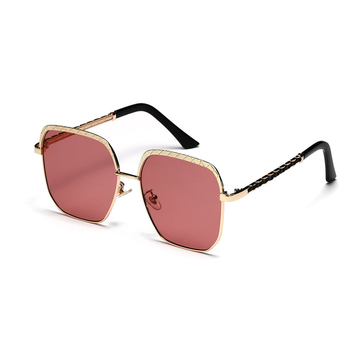 Dame moteriktig oversized solbrille i geometrisk design Luvikno