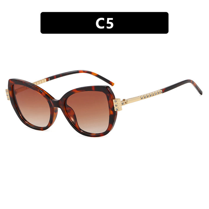 Dame oversized solbrille med beskyttende UV-filter og elegante aksenter Luvikno