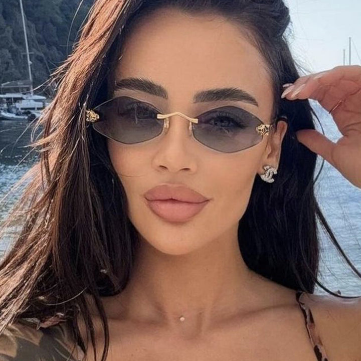 Dame geometrisk solbrille med dobbelt metallramme og beskyttende linser Luvikno