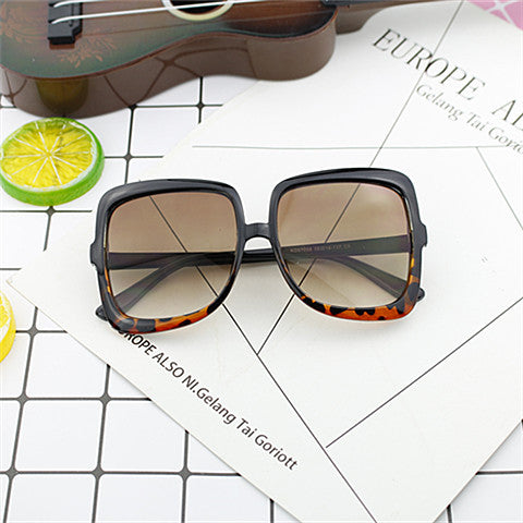 Dame Geometrisk Solbrille i moderne design Luvikno