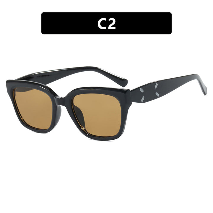 Dame moteriktig kvadratisk solbrille med UV-beskyttelse og elegant plastramme Luvikno