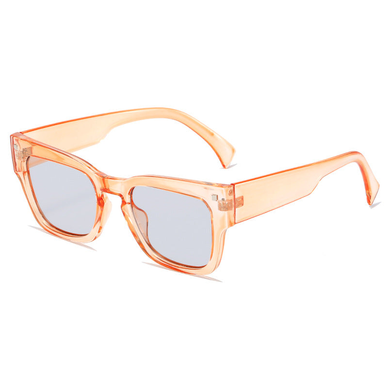 Dame moteriktig solbrille i trendy kvadratisk design Luvikno