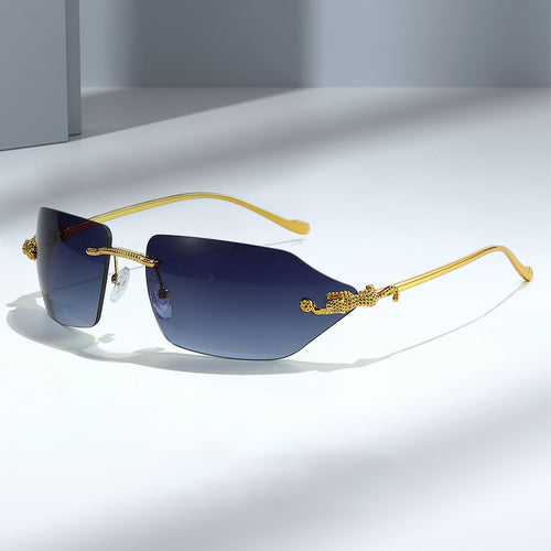 Dame Motefull solbrille med elegant ramme og eksklusive detaljer Luvikno