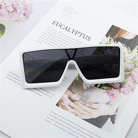 Dame oversized solbriller i avantgardistisk design Luvikno