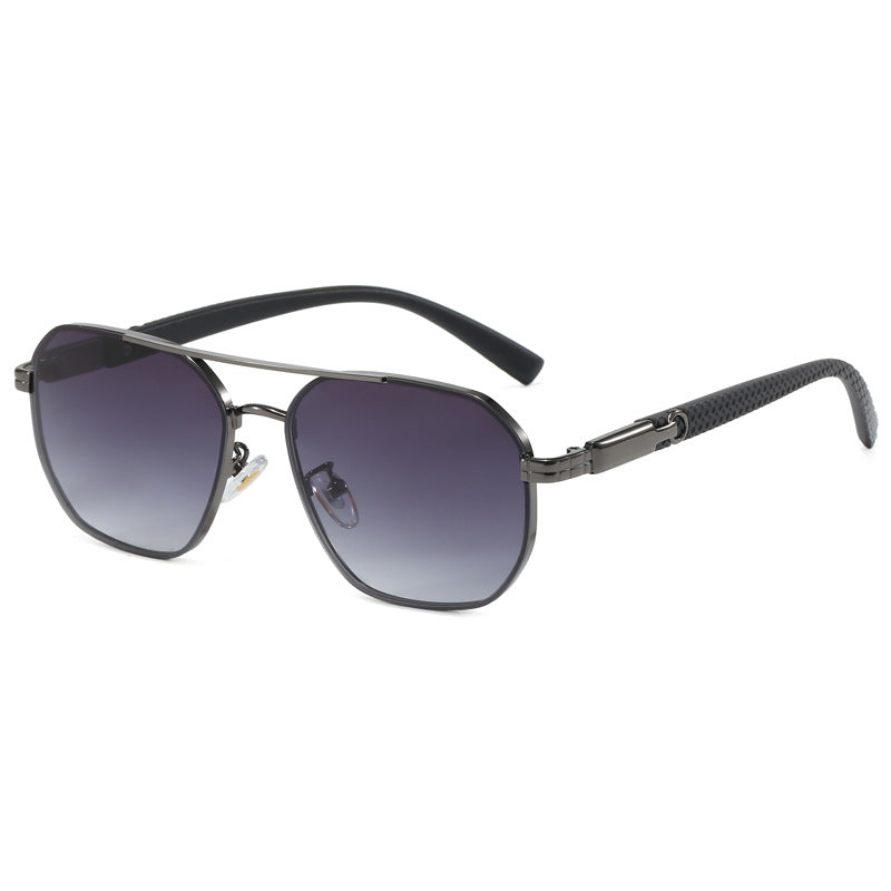 Dame moteriktig solbrille med stilige aksenter Luvikno