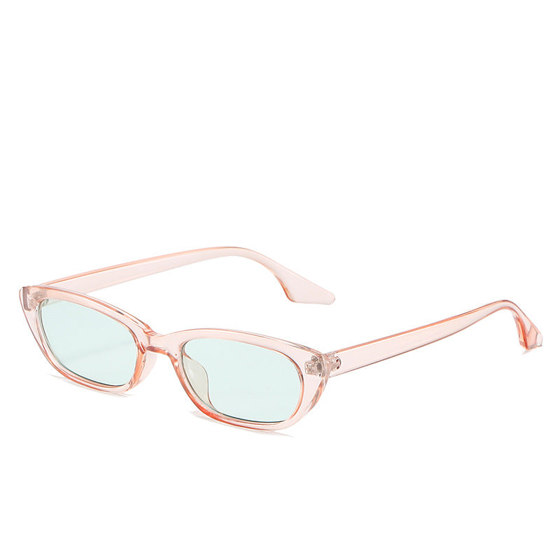 Dame moderne solbriller i trendy cat-eye-stil med gjennomsiktig ramme Luvikno