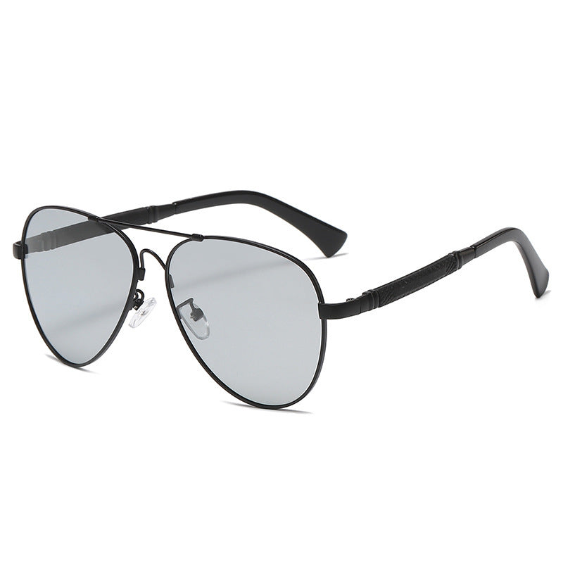 Dame aviator-solbriller med elegant metallisk ramme og UV-beskyttelse Luvikno