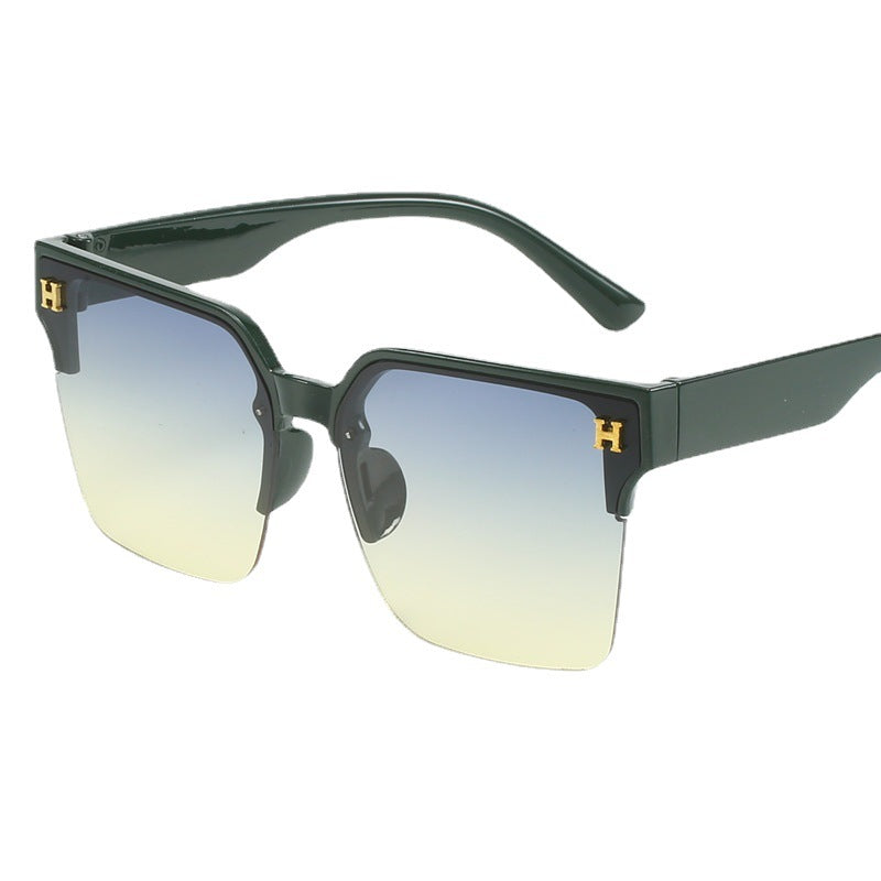 Dame kvadratisk solbrille med elegant metallramme Luvikno