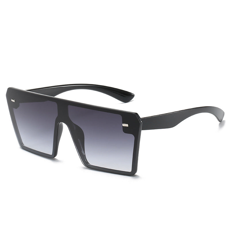 Dame Oversized solbriller i futuristisk design Luvikno