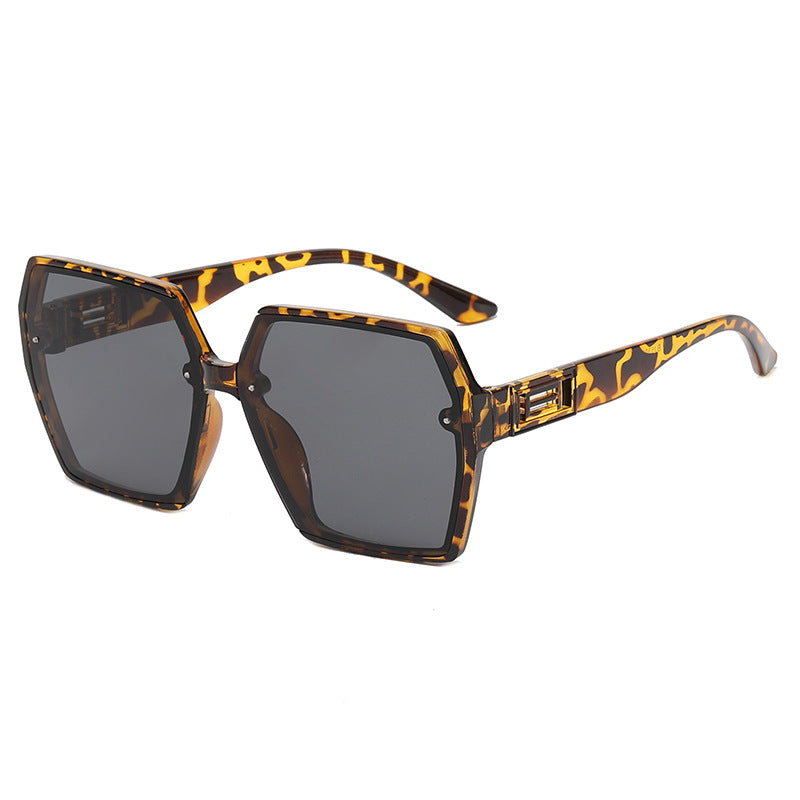 Damer Geometrisk Oversized Solbrille med moderne ramme Luvikno