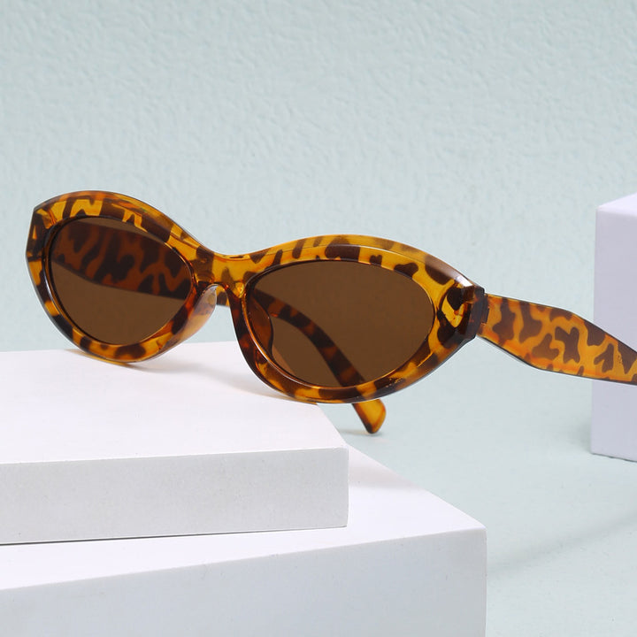 Dame cat-eye solbriller med bred ramme og UV-beskyttelse Luvikno