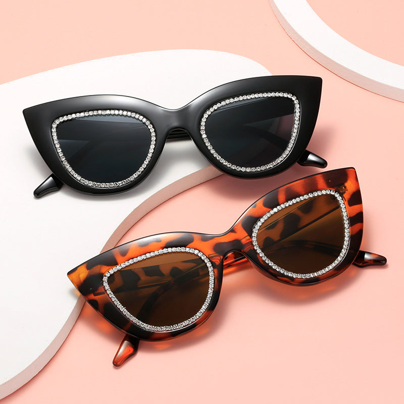 Dame Cat-Eye solbriller med glitrende aksenter Luvikno