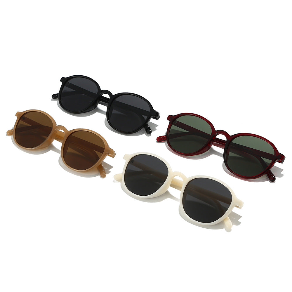 Dame moteriktig solbrille i klassisk ovaldesign Luvikno