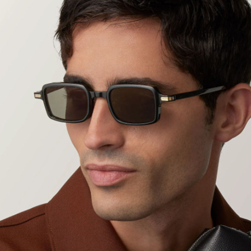 Dame kvadratisk solbrille med beskyttende UV-filter og robust ramme Luvikno