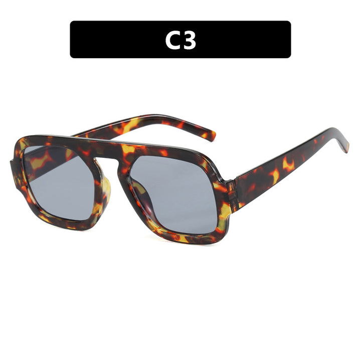 Dame moteriktig solbrille i moderne retro-stil Luvikno