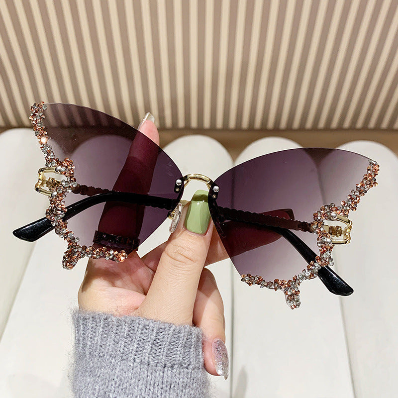 Dame ekstravagante Cat-Eye solbriller med glitrende strassdekorasjoner Luvikno