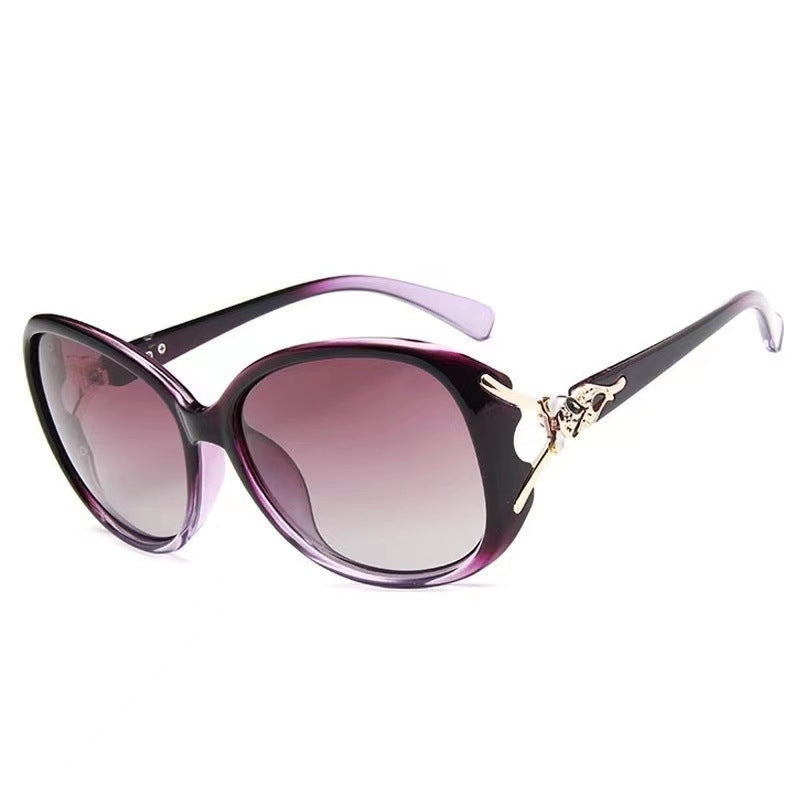 Dame moteriktig Cat-Eye solbrille med eksklusiv metall-design Luvikno