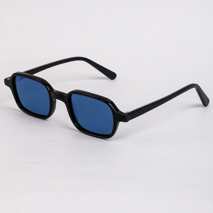 Dame moteriktig solbrille i unikt, moderne design Luvikno