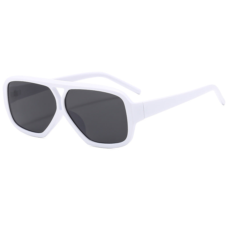 Dame modische oversized solbrille med bred ramme og beskyttende glass Luvikno