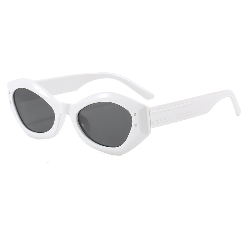 Dame Cat-Eye solbriller med moderne design og bred ramme Luvikno