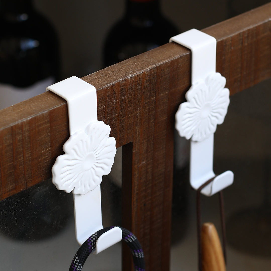 Unisex Kleshenger med blomsterdesign Luvikno