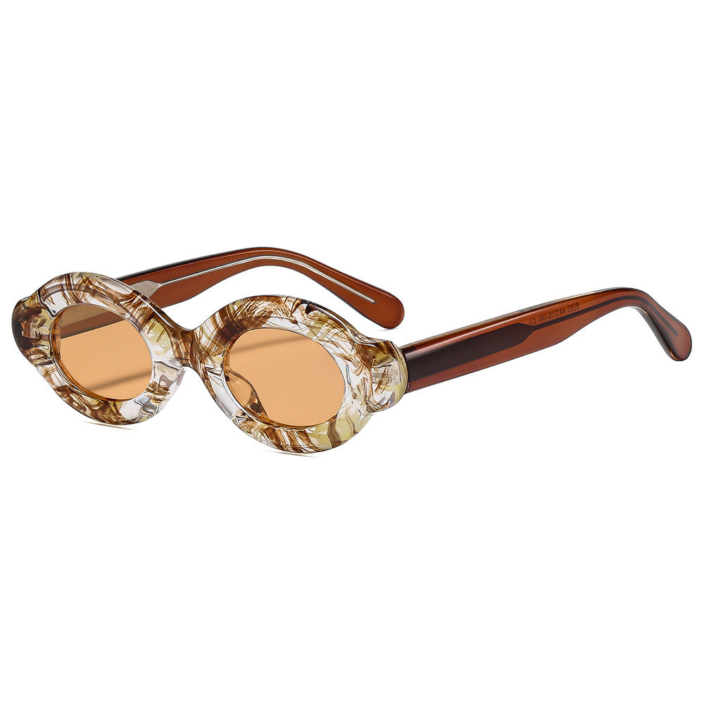 Dame moteriktig solbrille med unikt design Luvikno
