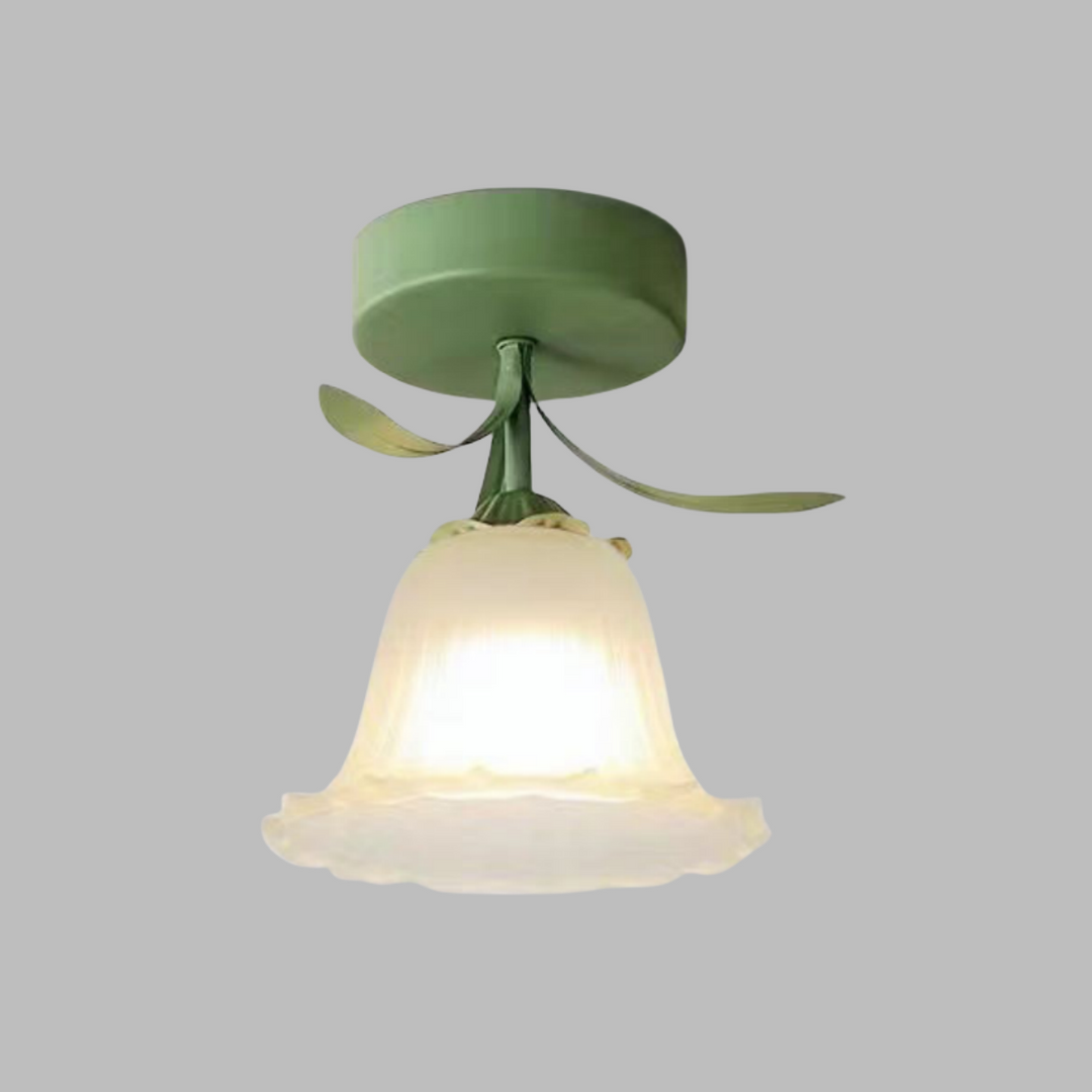 Taklampe med blomstret glasskjermdesign Luvikno