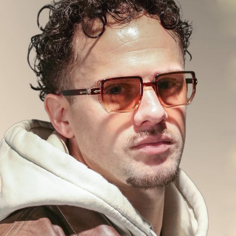 Dame kvadratisk solbrille med elegant design og polariserende glass Luvikno