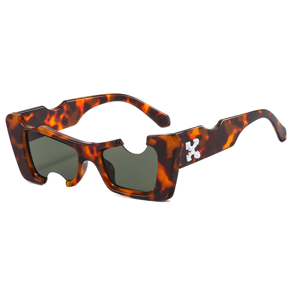 Dame futuristisk designer solbrille Luvikno
