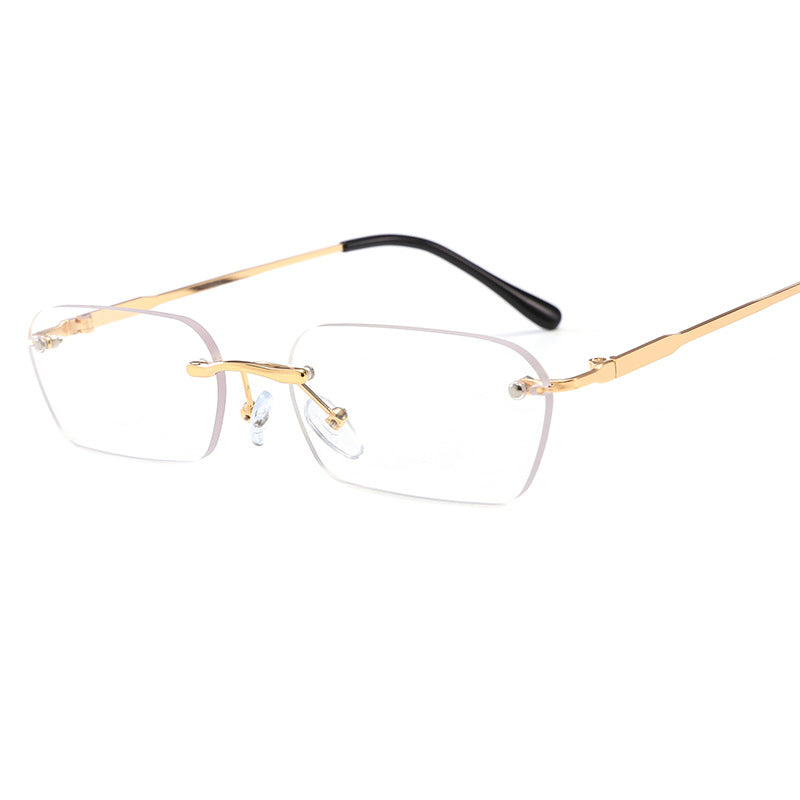 Dame moteriktig rektangulær solbrille med luksuriøs metallramme Luvikno