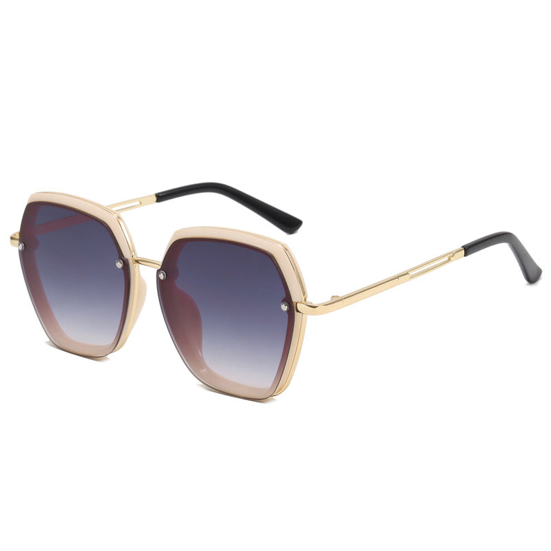 Dame Mote Oversized-solbriller med elegant rammestruktur Luvikno