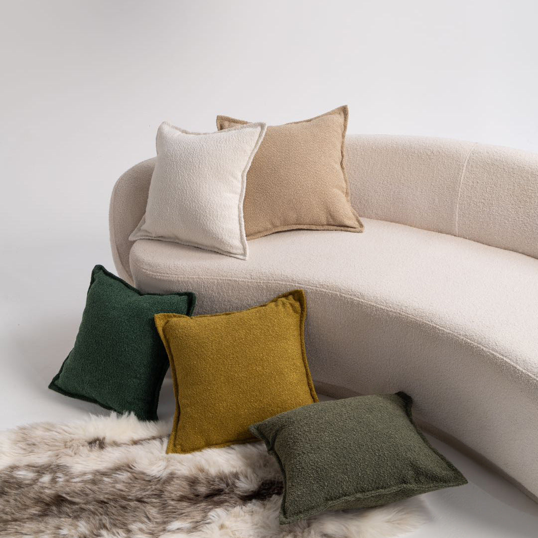 Kvinnens kosepute med moderne strukturell design Luvikno