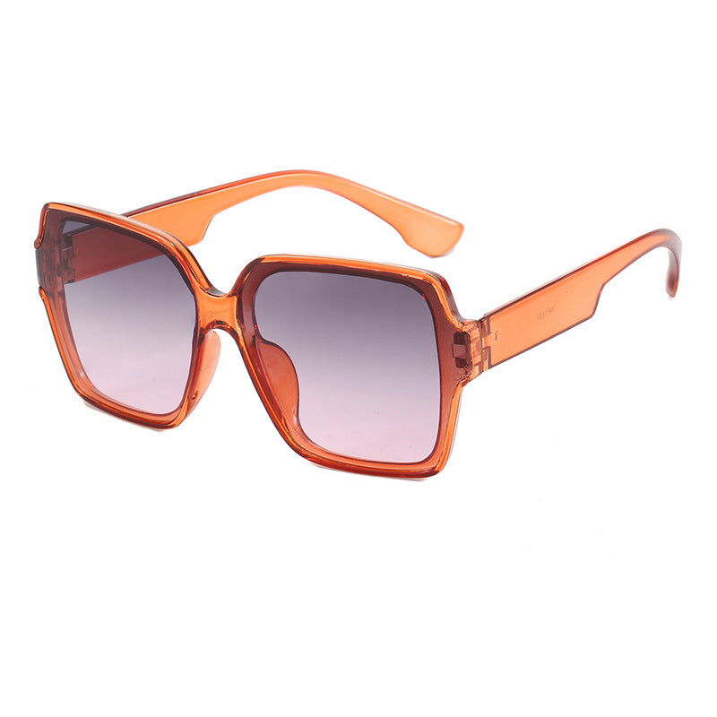 Dame kvadratisk solbrille med unik, stilfull ramme Luvikno