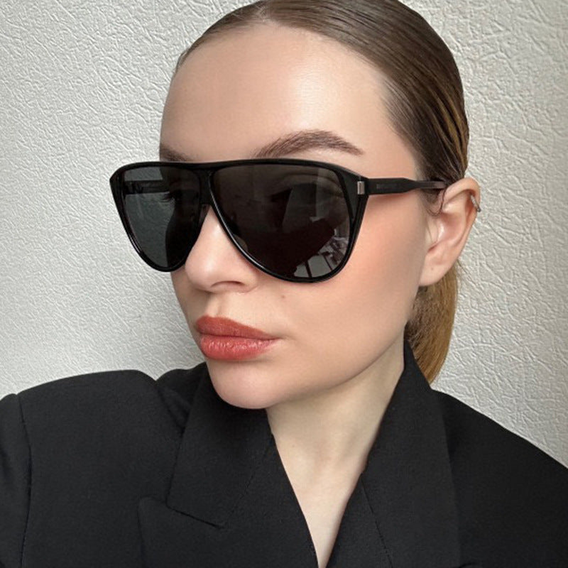 Dame moderne Cat-Eye solbriller med beskyttende UV-filter og stilramme Luvikno
