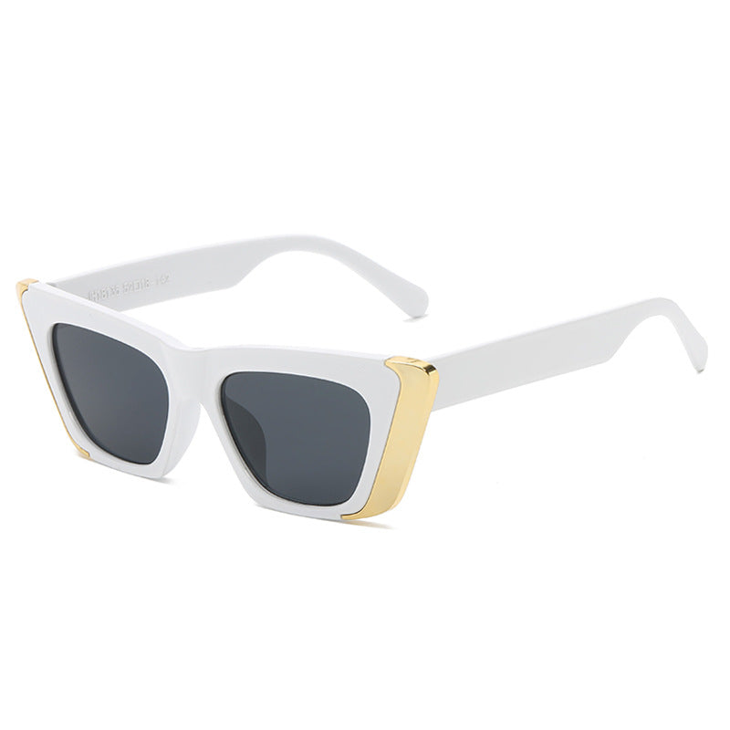 Dame moteriktig solbrille med firkantet ramme og luksuriøst fôr Luvikno