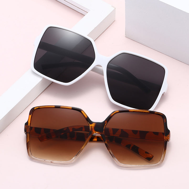 Dame oversized kvadratisk solbrille med elegant ramme Luvikno