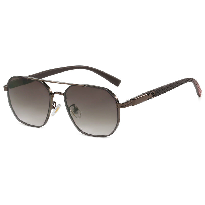 Dame moteriktig solbrille med stilige aksenter Luvikno
