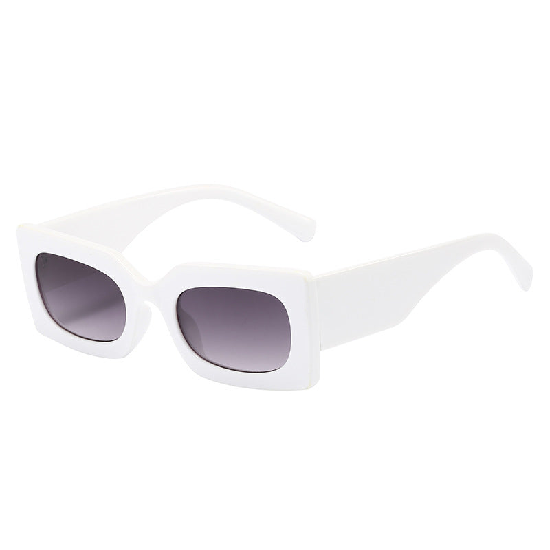 Dame modische solbrille i kantet design Luvikno
