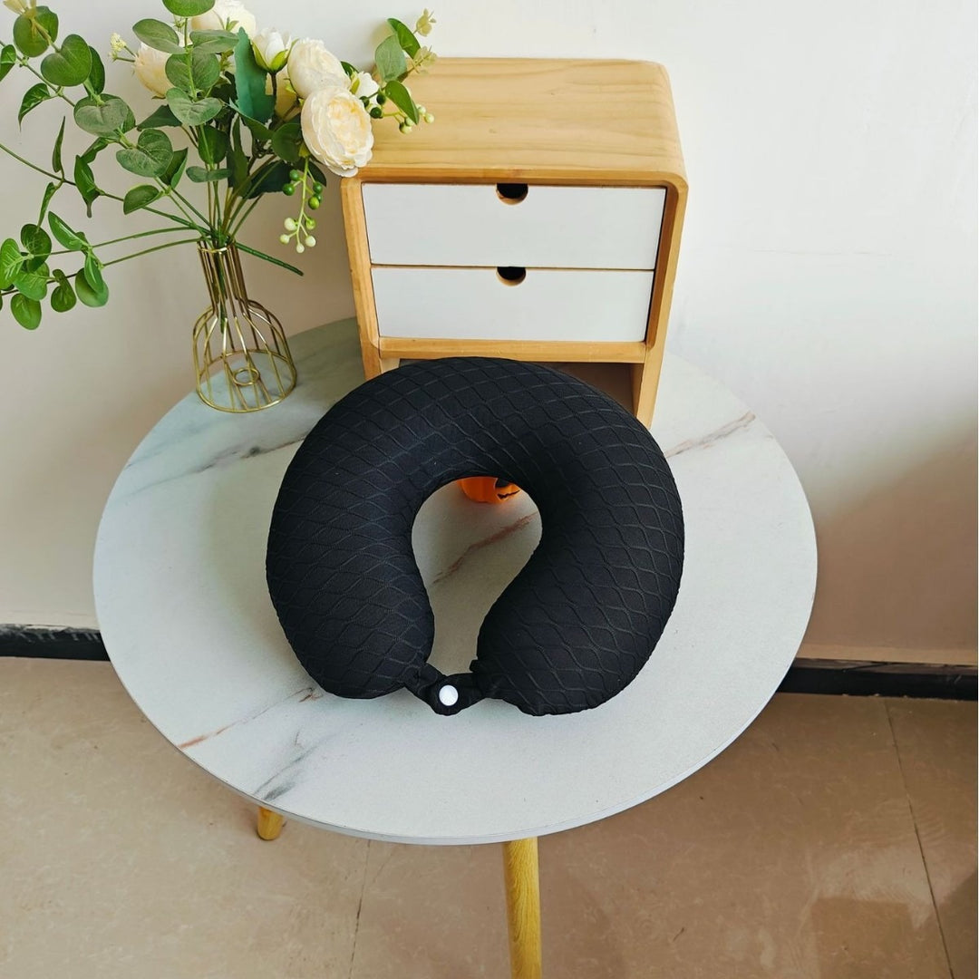 Unisex nakkestøtte med ergonomisk design og avtakbart trekk Luvikno