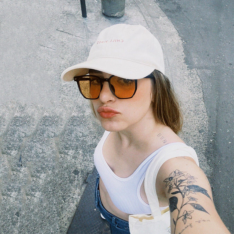 Dame moteriktig transparent solbrille i elegant hexagon-design Luvikno
