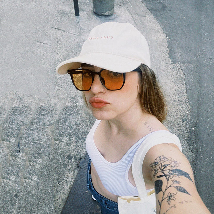 Dame moteriktig transparent solbrille i elegant hexagon-design Luvikno